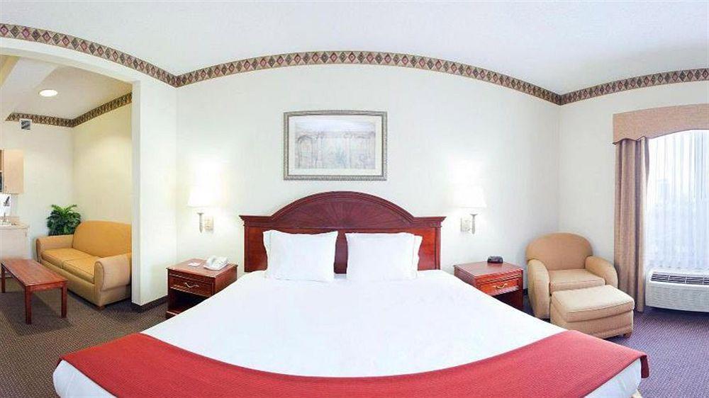 Holiday Inn Express Toledo-Oregon By Ihg Exterior photo